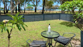 Charm and Comfort in this Ground floor unit with water views! Welsby Pde, Bongaree